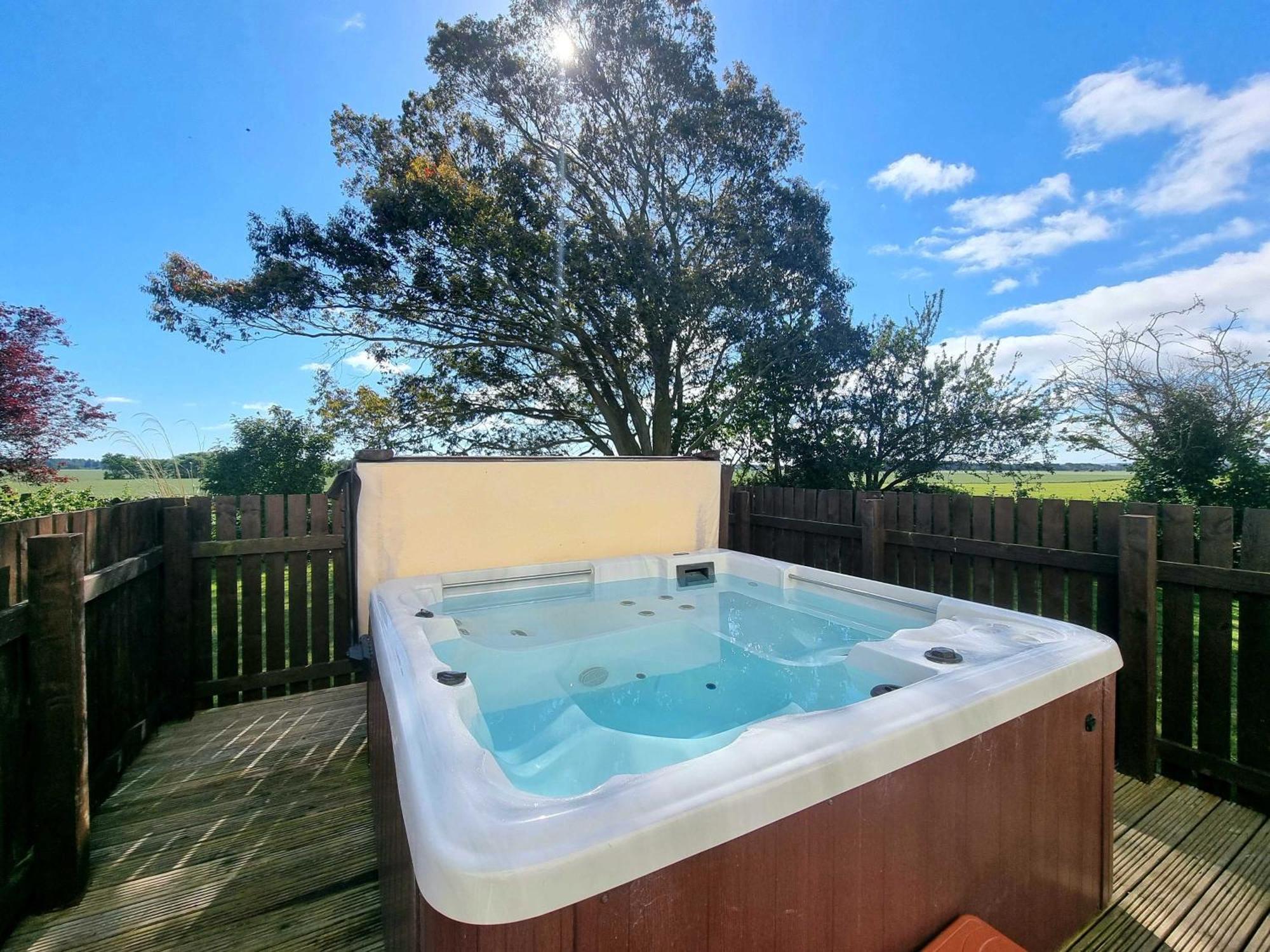 Vicarsford Farmhouse With Hot Tub Leuchars Exterior photo