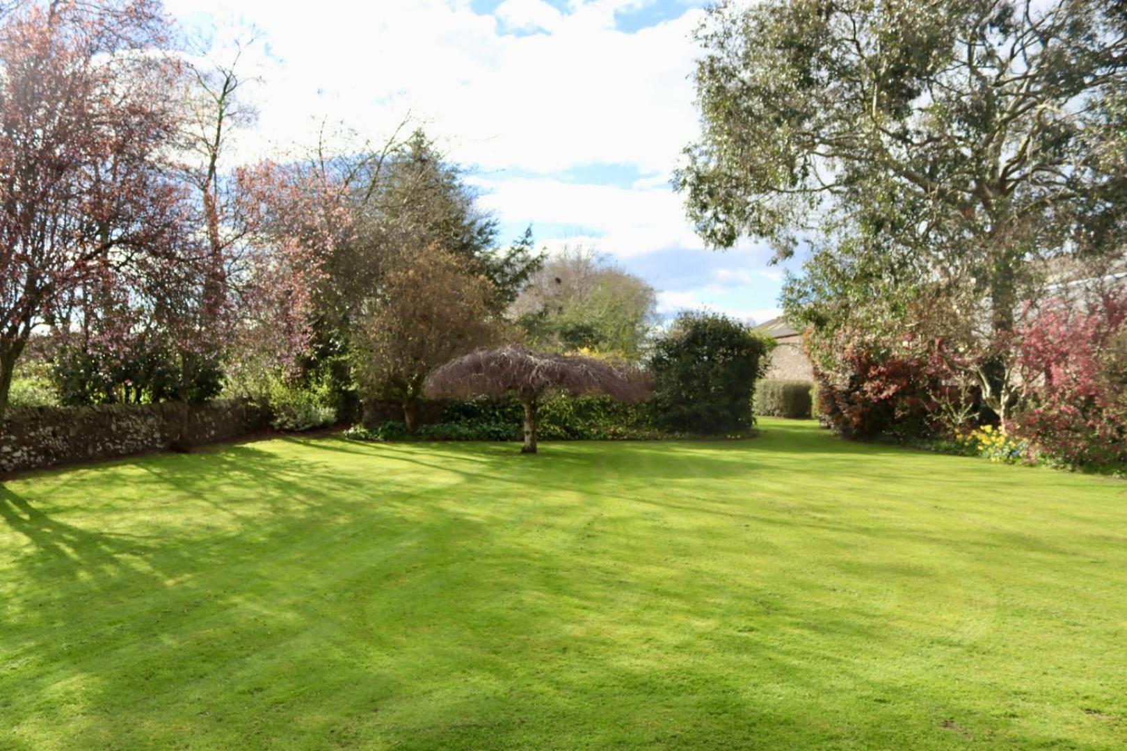Vicarsford Farmhouse With Hot Tub Leuchars Exterior photo
